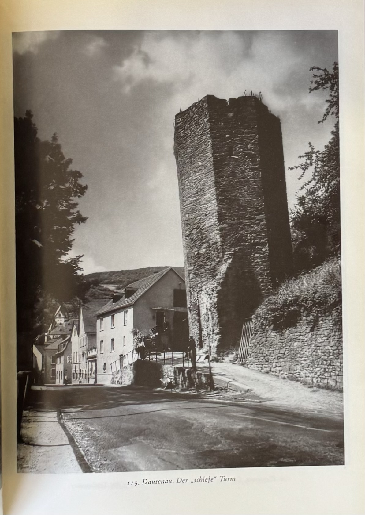 Was der Wehrturm von Dausenau und der Torre pendente di Pisa gemeinsam haben – Schräge Vergleiche in der Mathothek